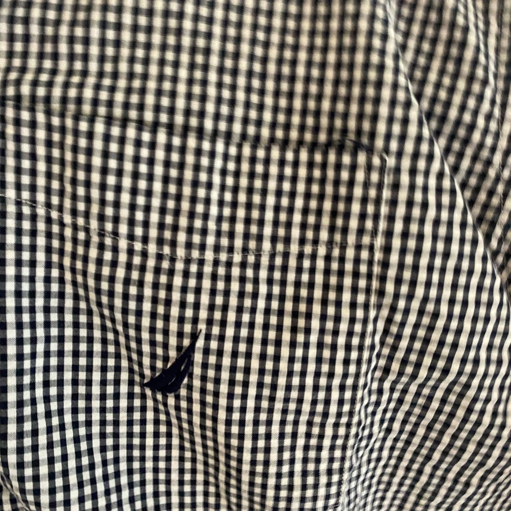 Nautica button down - Picture 2 of 3